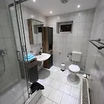 Apartment Schoene Helle Ferienwohnung 64qm Mit Kingsize Bett, Smart-tv, Wlan Und Sehr Ruhige Lage