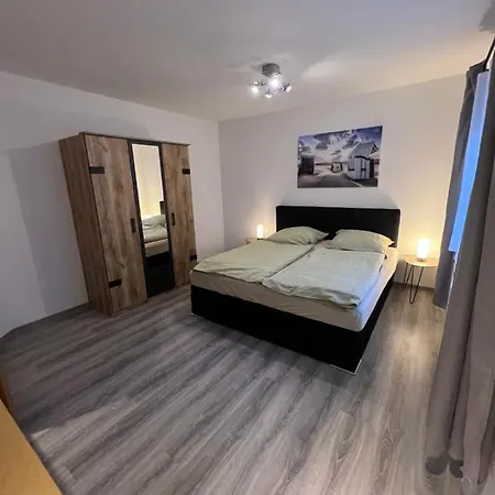 Schoene Helle Ferienwohnung 64qm Mit Kingsize Bett, Smart-tv, Wlan Und Sehr Ruhige Lage *