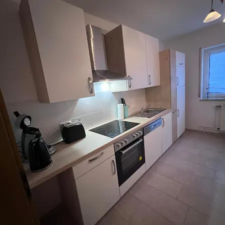 Schoene Helle Ferienwohnung 64qm Mit Kingsize Bett, Smart-tv, Wlan Und Sehr Ruhige Lage