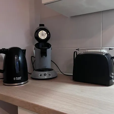 Schoene Helle Ferienwohnung 64qm Mit Kingsize Bett, Smart-tv, Wlan Und Sehr Ruhige Lage Appartement Erfurt