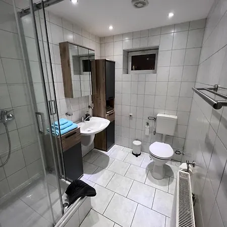 Apartment Schoene Helle Ferienwohnung 64qm Mit Kingsize Bett, Smart-tv, Wlan Und Sehr Ruhige Lage
