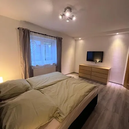 Schoene Helle Ferienwohnung 64qm Mit Kingsize Bett, Smart-tv, Wlan Und Sehr Ruhige Lage Apartament