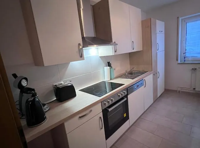 Schoene Helle Ferienwohnung 64qm Mit Kingsize Bett, Smart-tv, Wlan Und Sehr Ruhige Lage