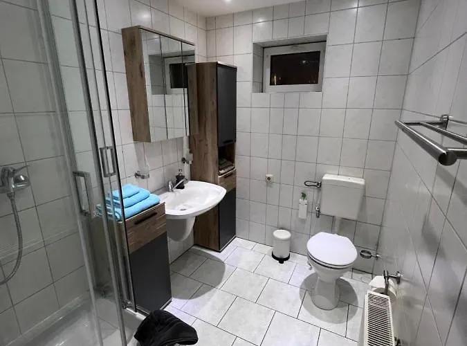 Apartament Schoene Helle Ferienwohnung 64qm Mit Kingsize Bett, Smart-tv, Wlan Und Sehr Ruhige Lage